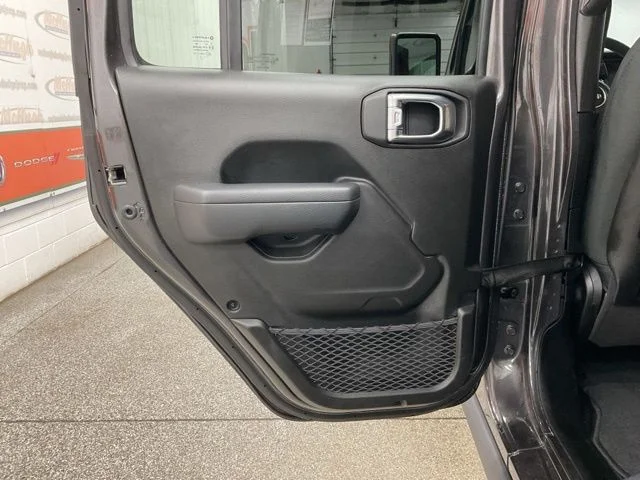 2025 Jeep Wrangler 4xe Rubicon 4x4 - Image 19