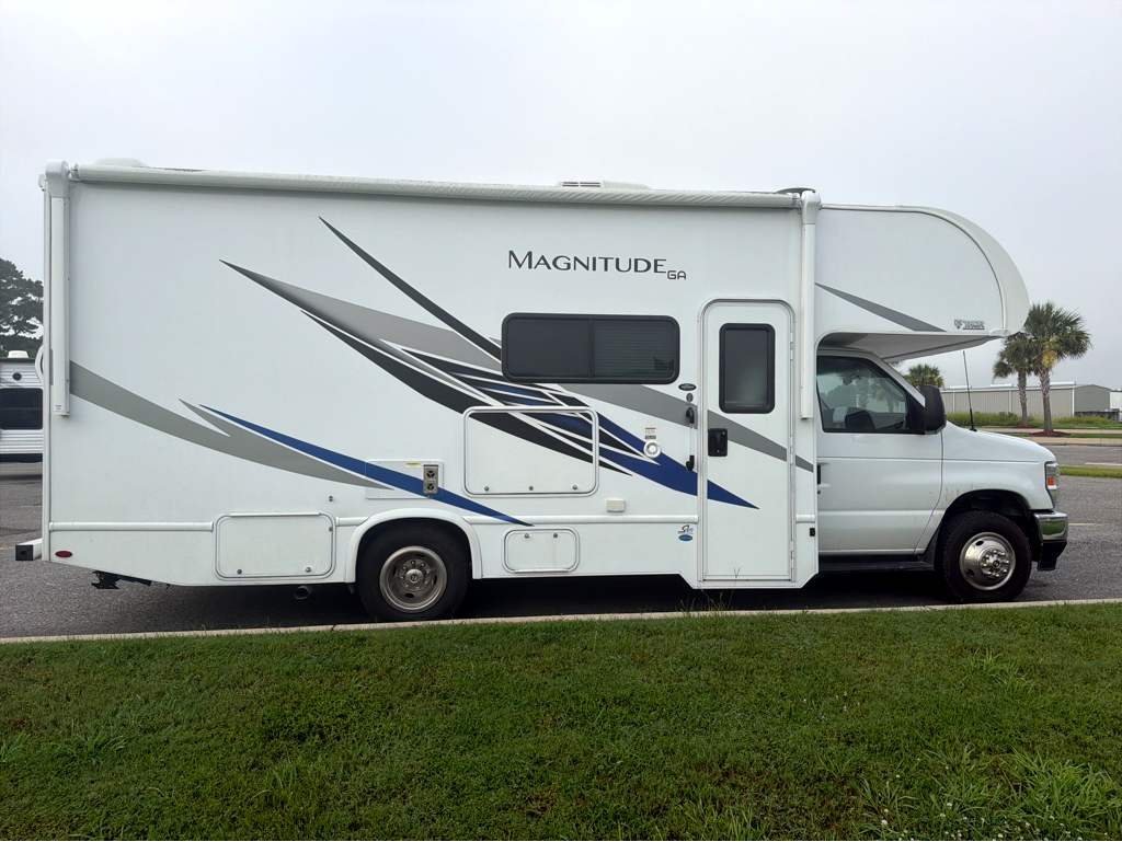 2025 Thor Motor Coach MAGNITUDE GA24 - Image 10