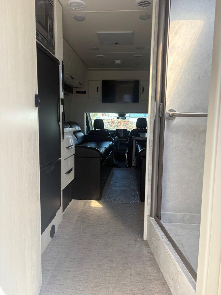 2025 Chinook Maverick DS - Image 28