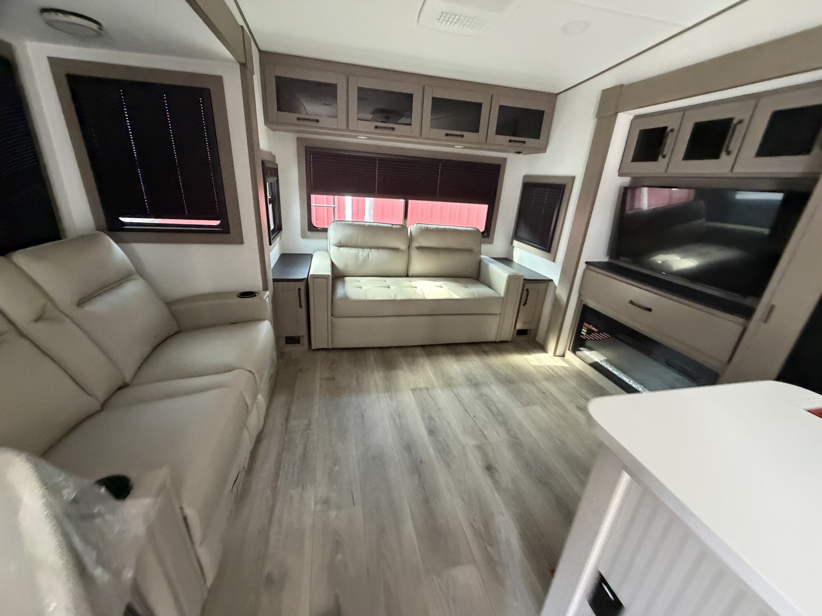 2026 GRAND DESIGN 303RLS - Image 24