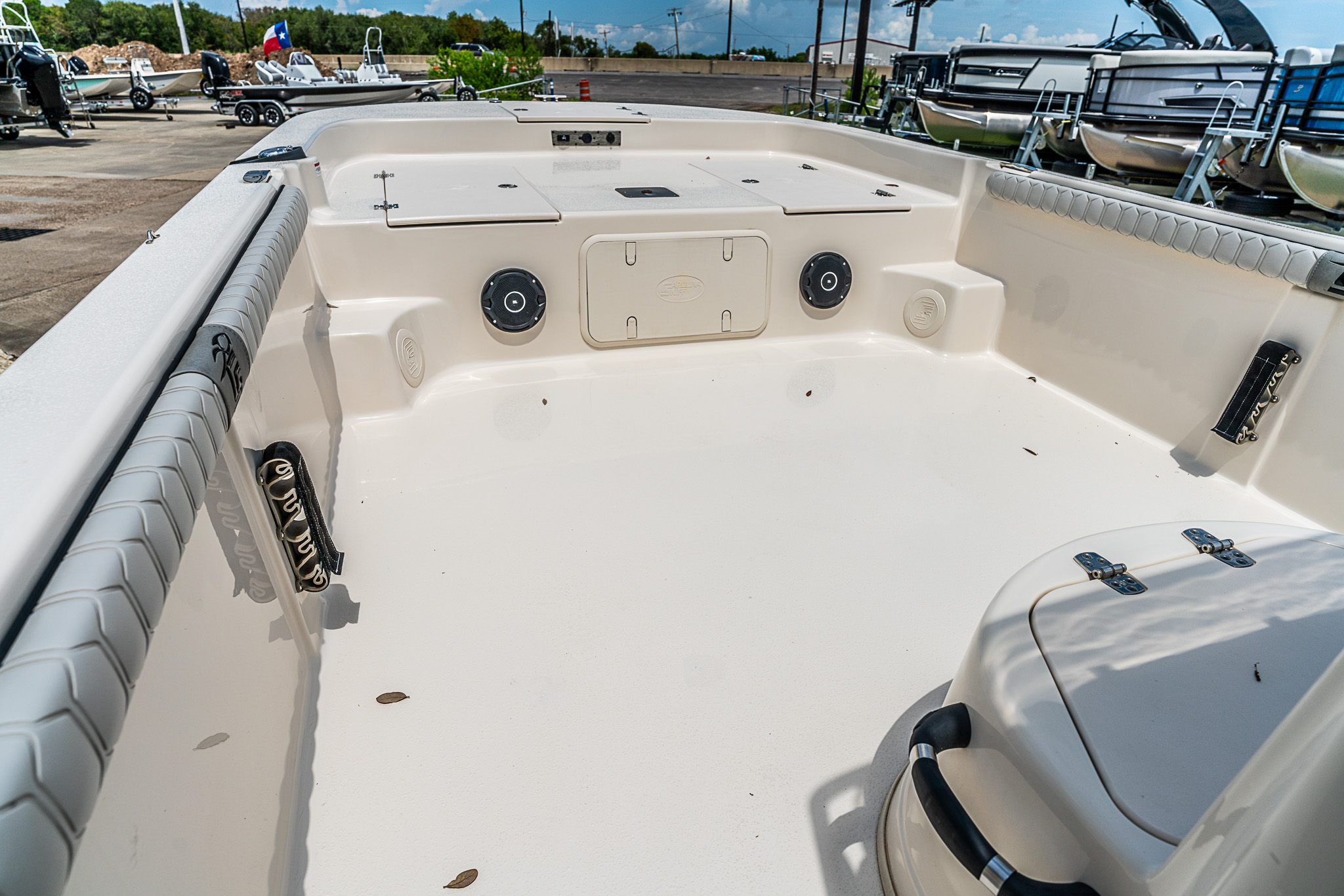 2025 Carolina Skiff 25 LS - Image 14