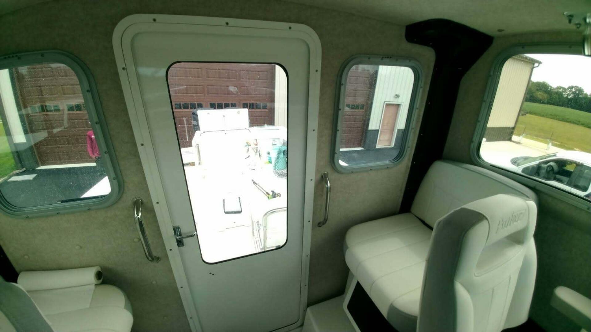 2024 Parker 2820 XLD Sport Cabin - Image 10