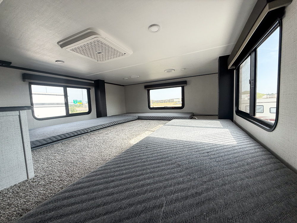 2026 KEYSTONE 390DS - Image 36