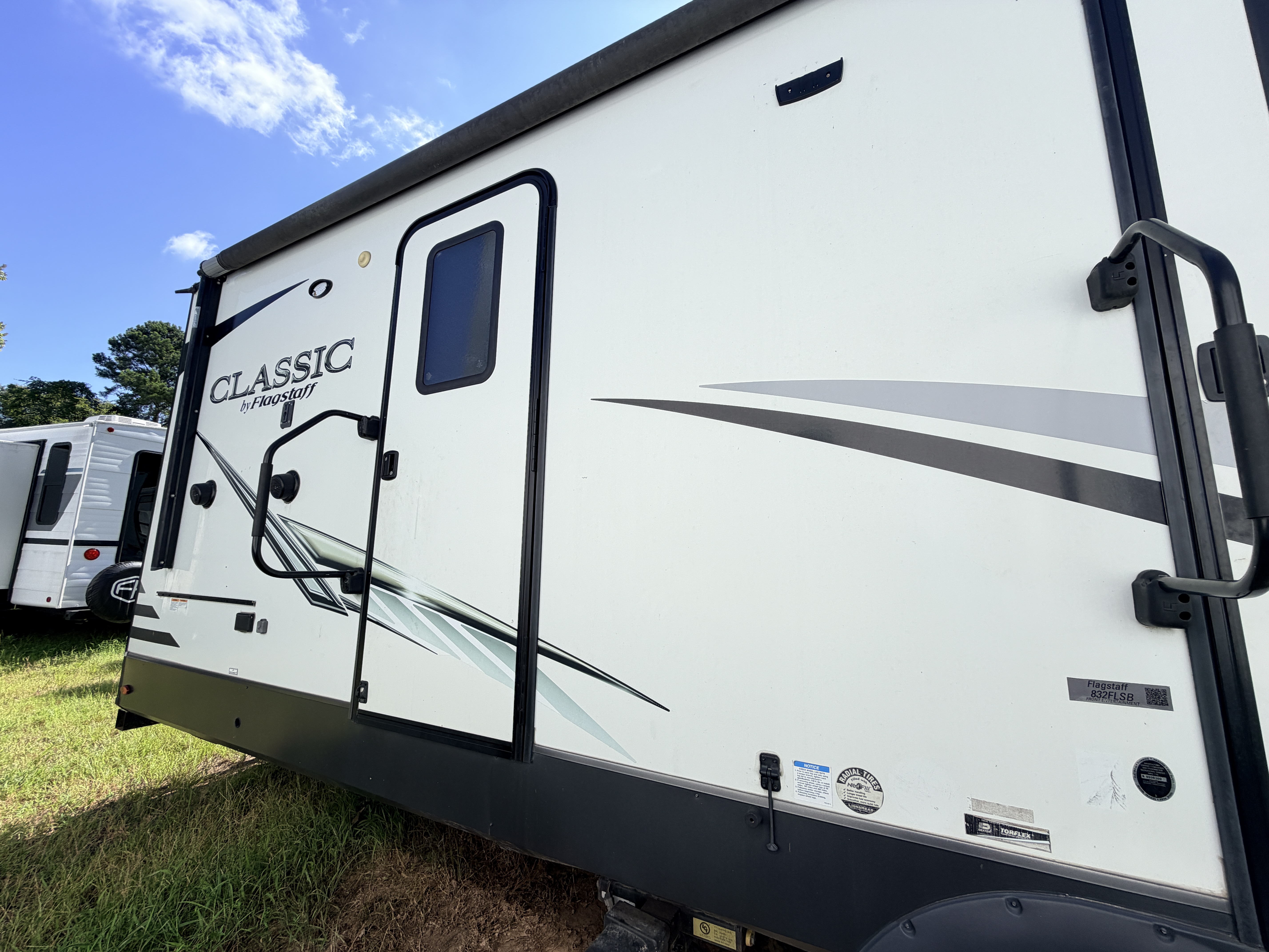 2019 Cruiser RV Radiance Ultra-Lite R-25RB - Image 6