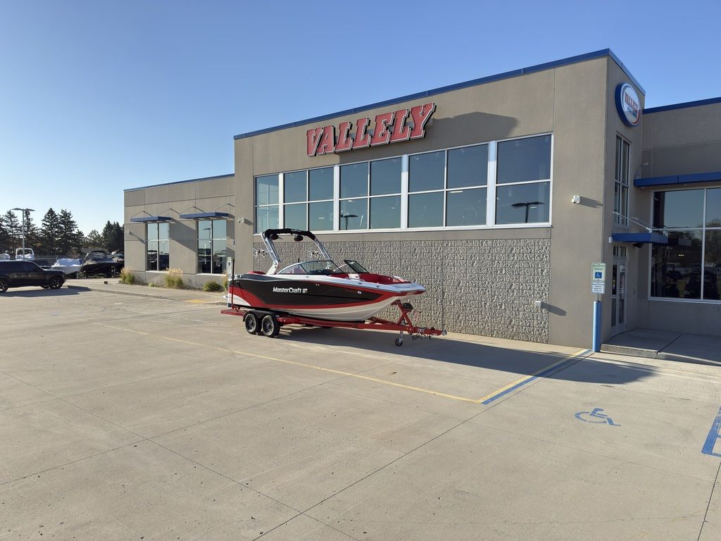 2019 MasterCraft XT22 - Image 77