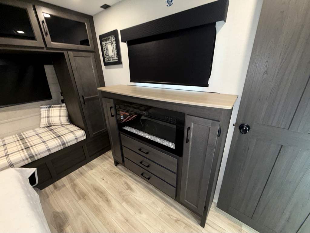 2026 VENTURE RV SPORTTREK 343VIK - Image 27
