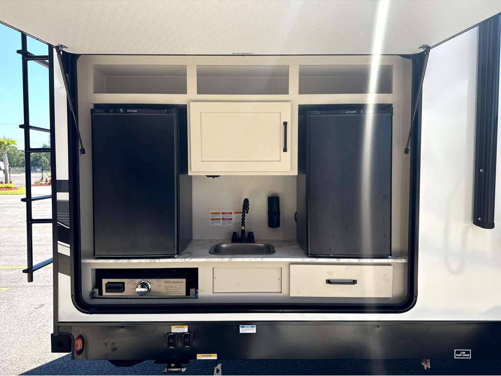 2027 VENTURE RV SPORTTREK 333VIK - Image 5