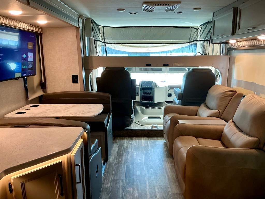 2023 THOR MOTOR COACH 34J - Image 29