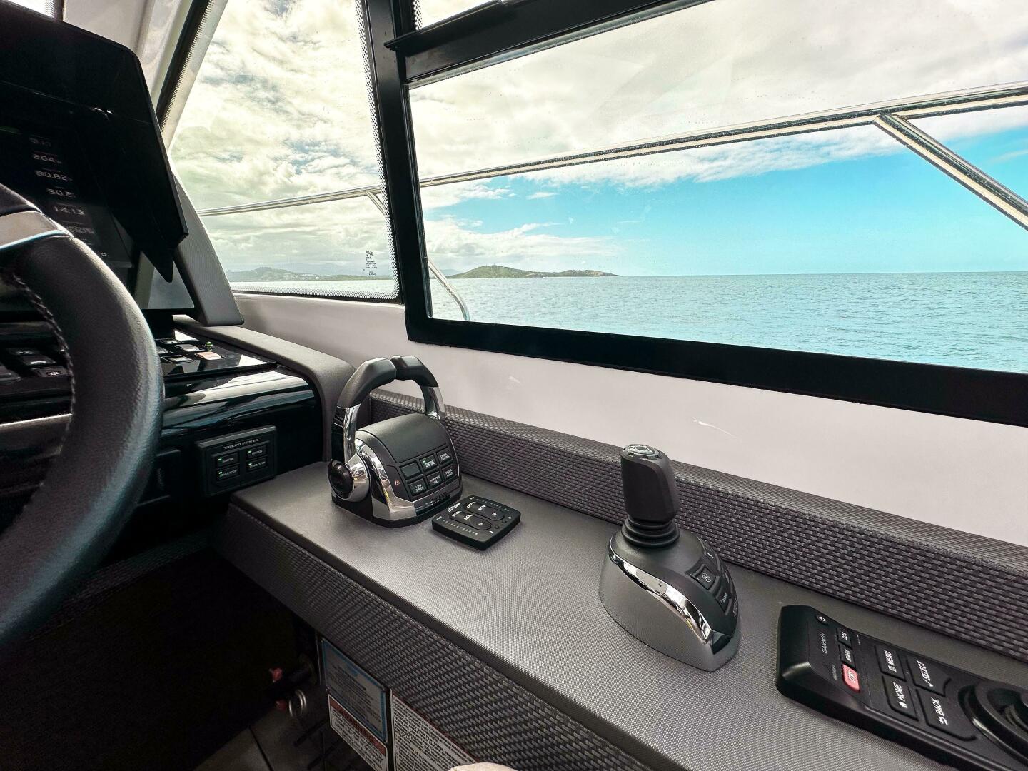 2019 Cruisers Yachts 50 Cantius - Image 31