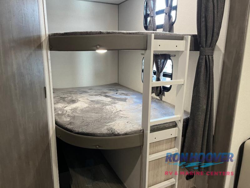 2026 COACHMEN CATALINA 273DBHCKLE - Image 9