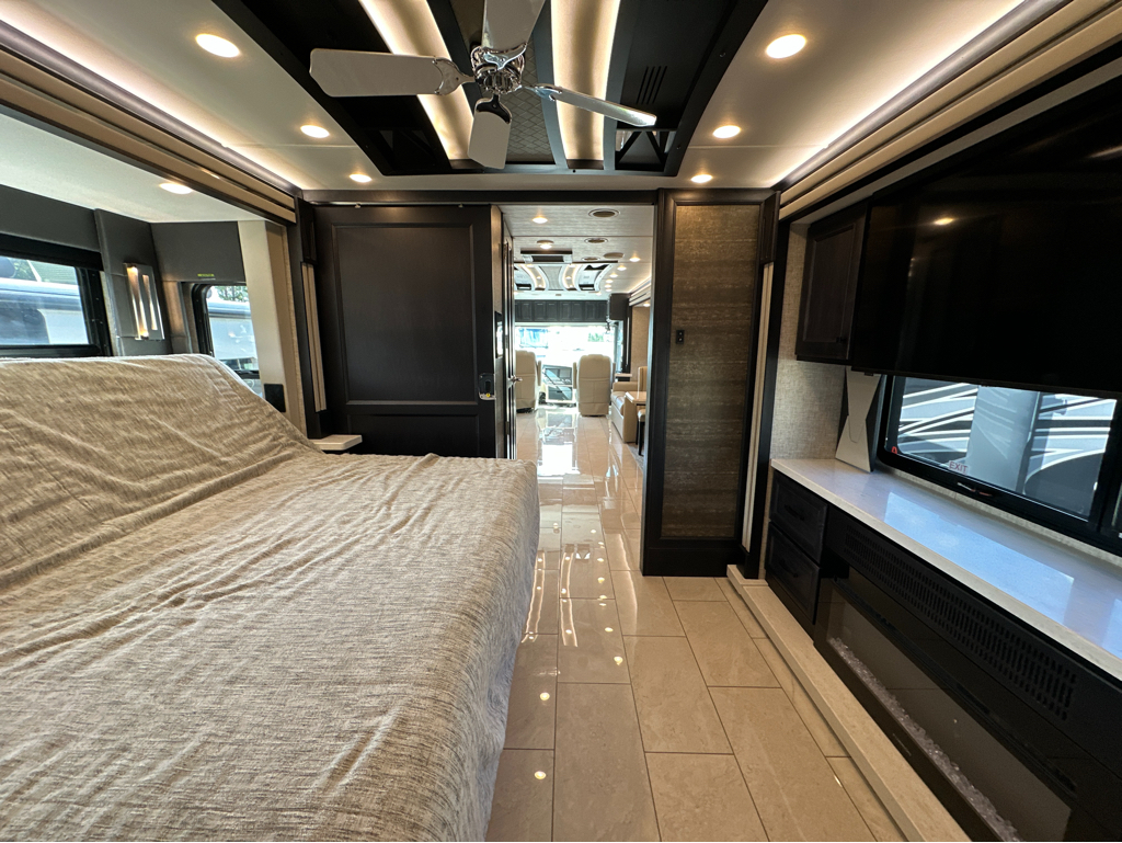 2025 TIFFIN ALLEGRO BUS 40IP - Image 26