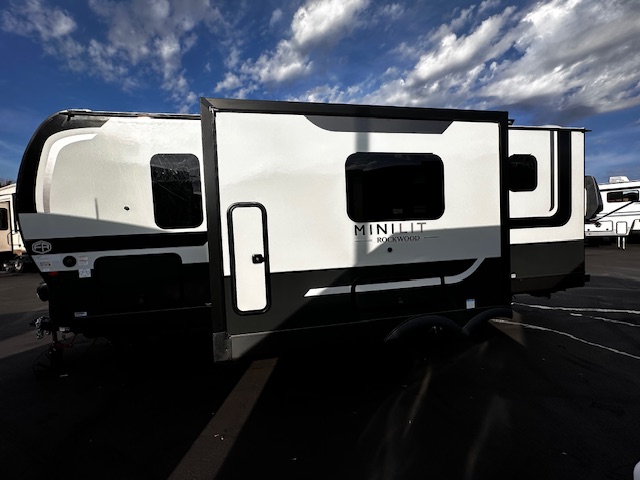 2026 ROCKWOOD MINI LITE 2509S - Image 3