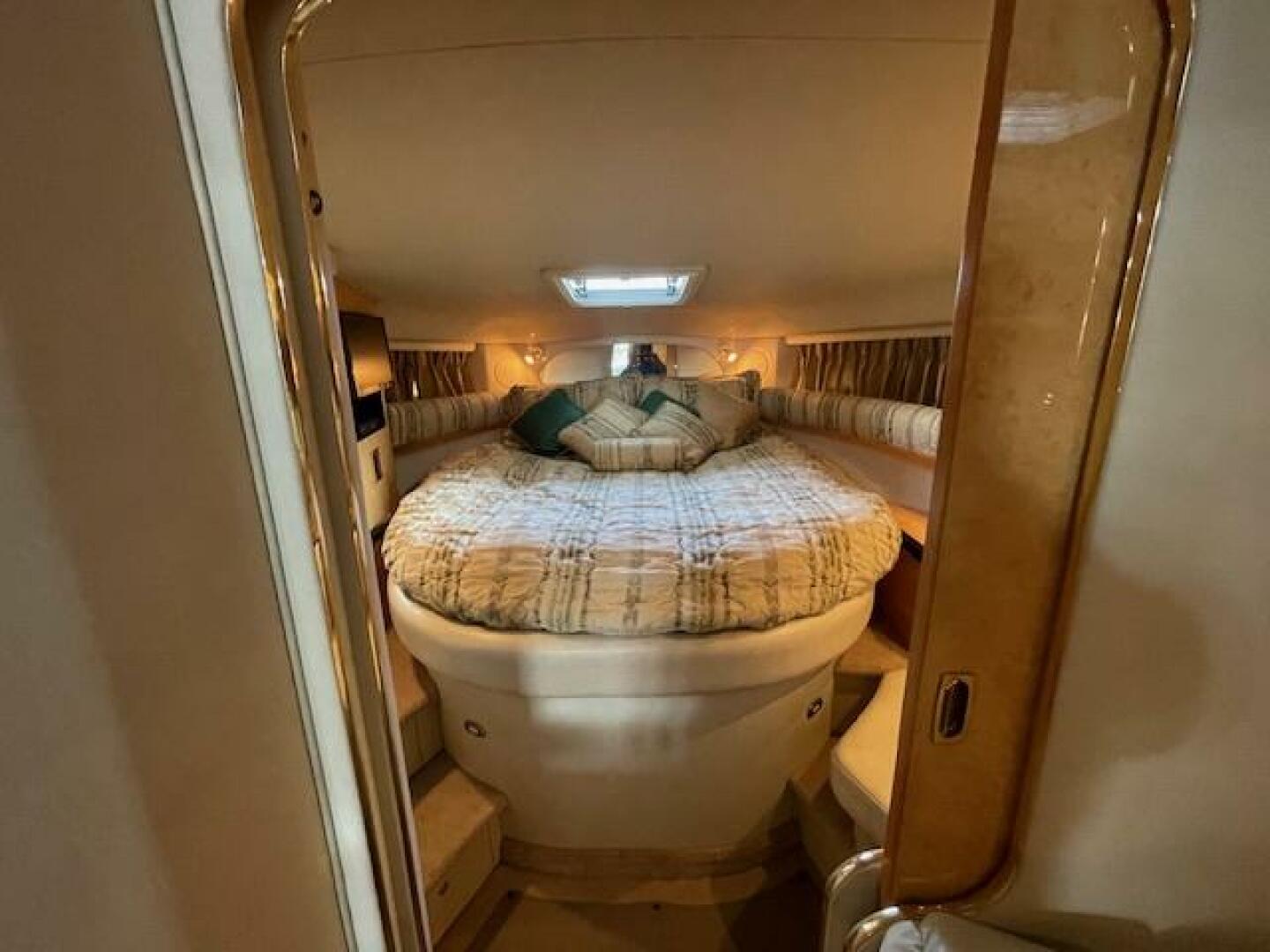 1998 Sea Ray 370 Sundancer - Image 29