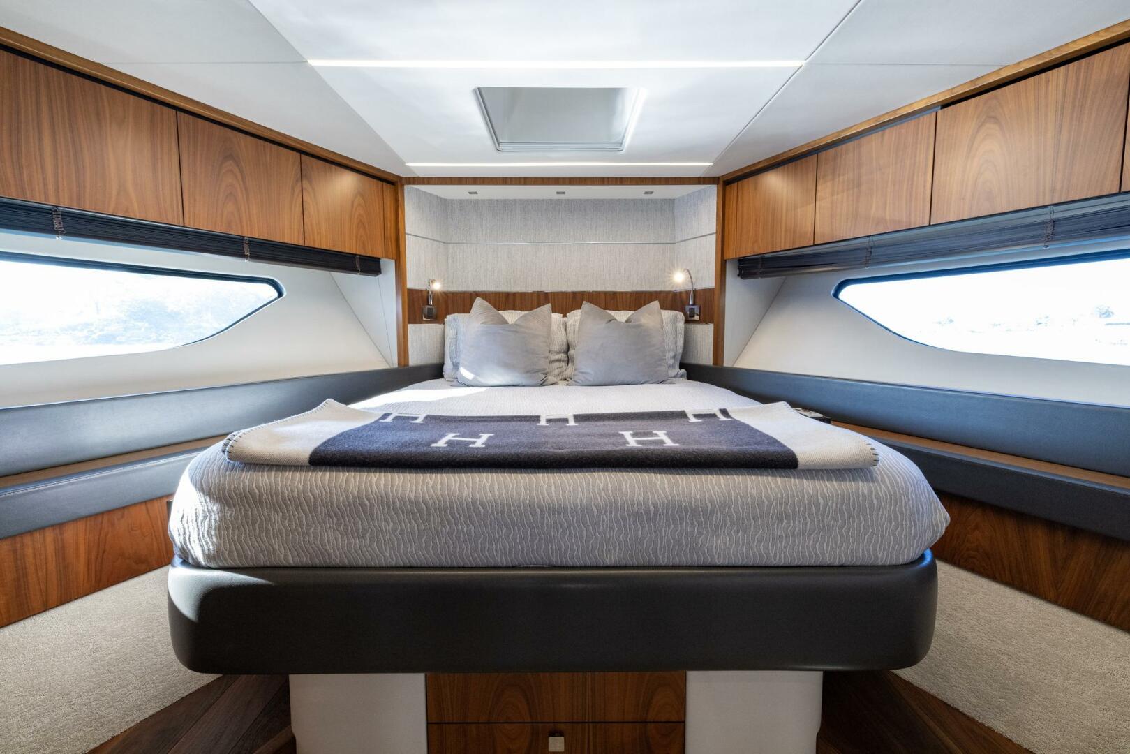 2020 Sunseeker Predator - Image 33