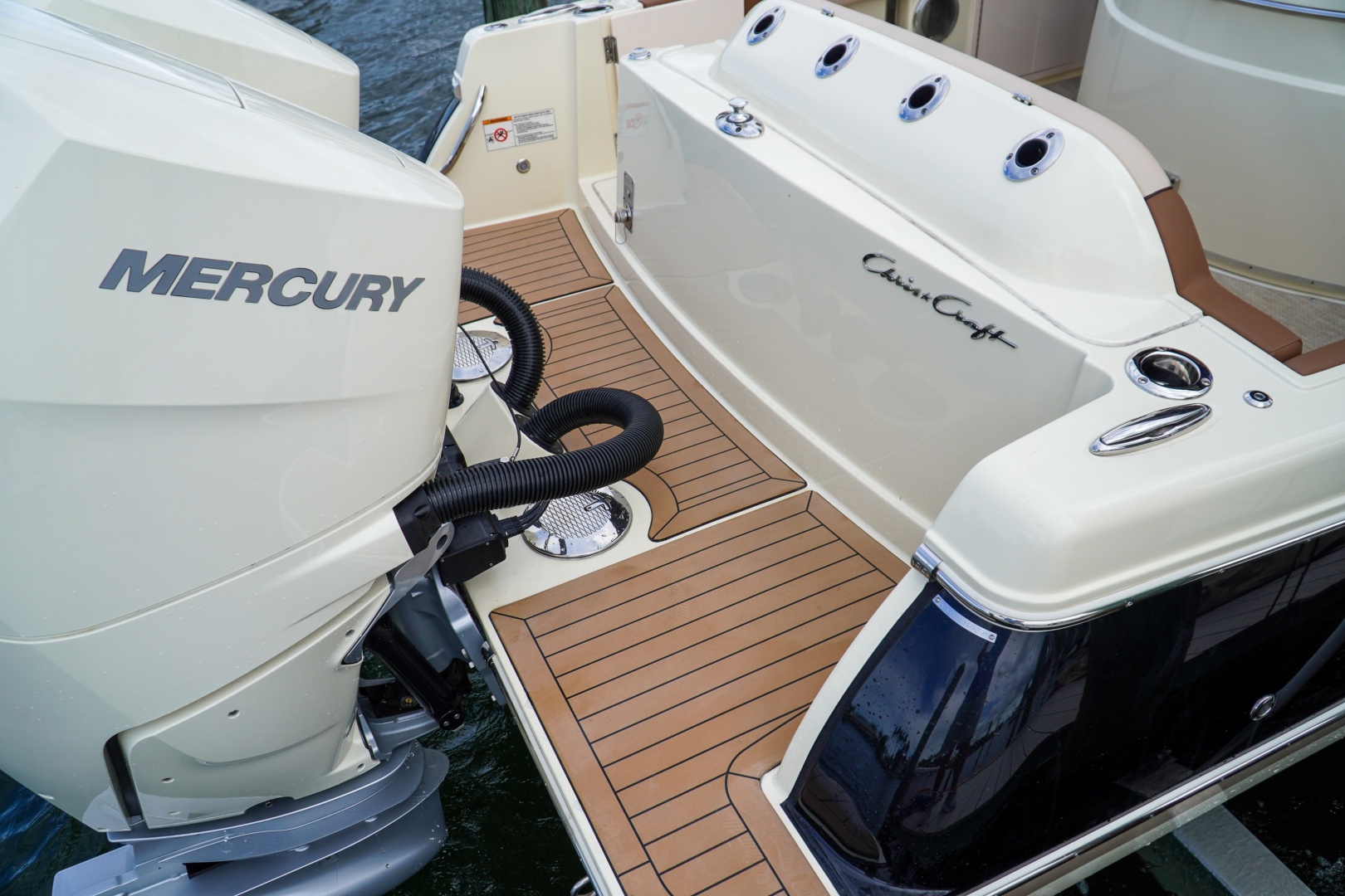 2026 Chris-Craft 31 Catalina - Image 39