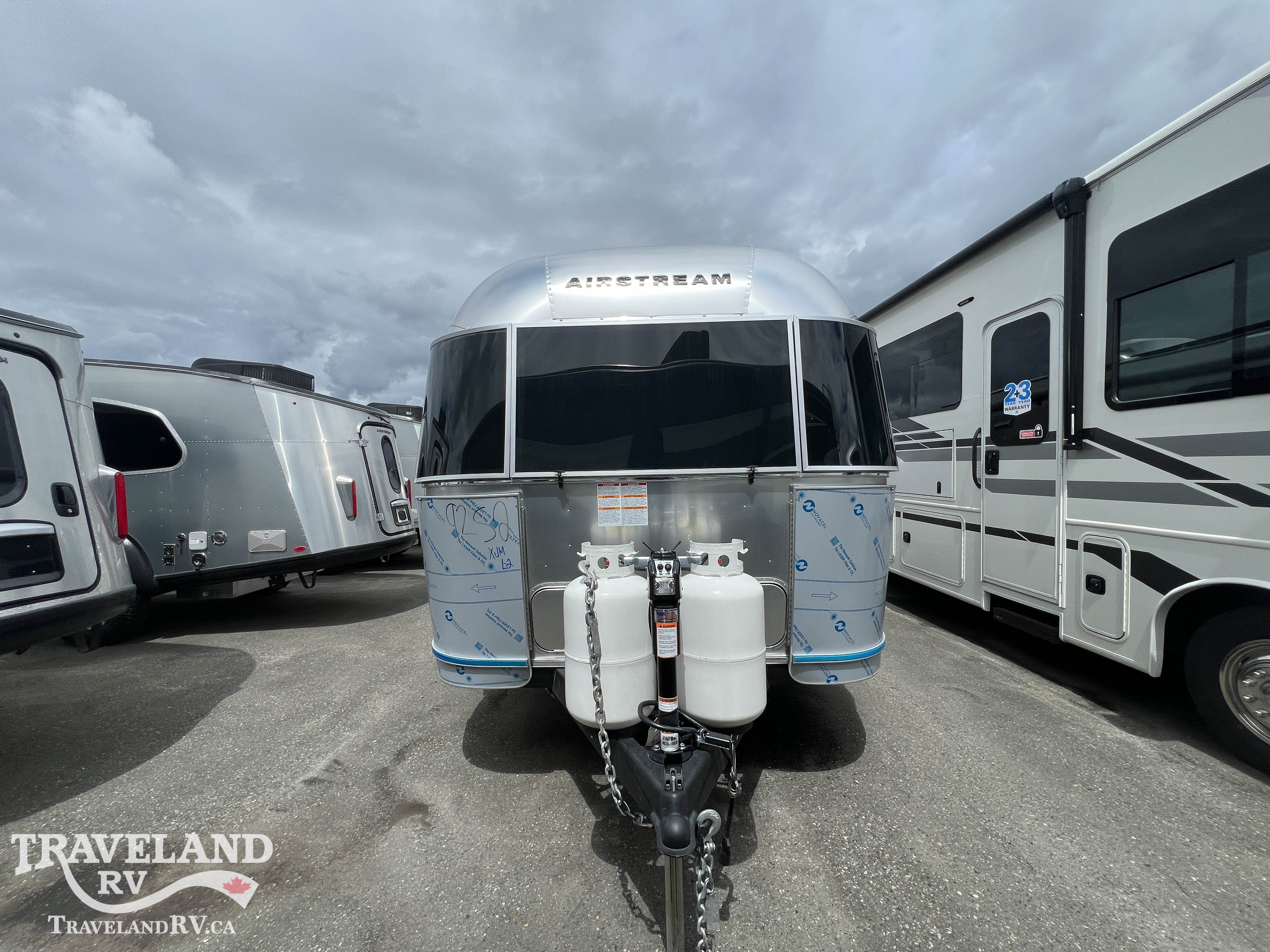 2026 Airstream Flying Cloud 23FBT - Image 5