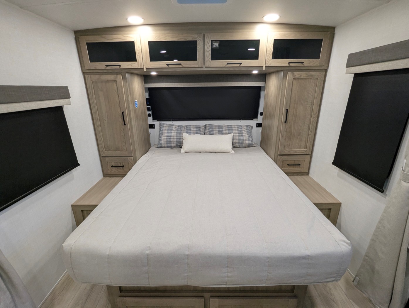 2027 Forest River Rockwood Mini Lite 2213S - Image 21