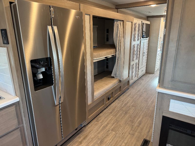 2026 Thor Motor Coach Inception 38XL - Image 10