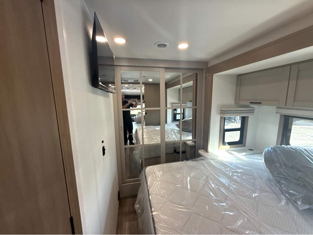 2027 ENTEGRA COACH ESTEEM XL 32U - Image 31