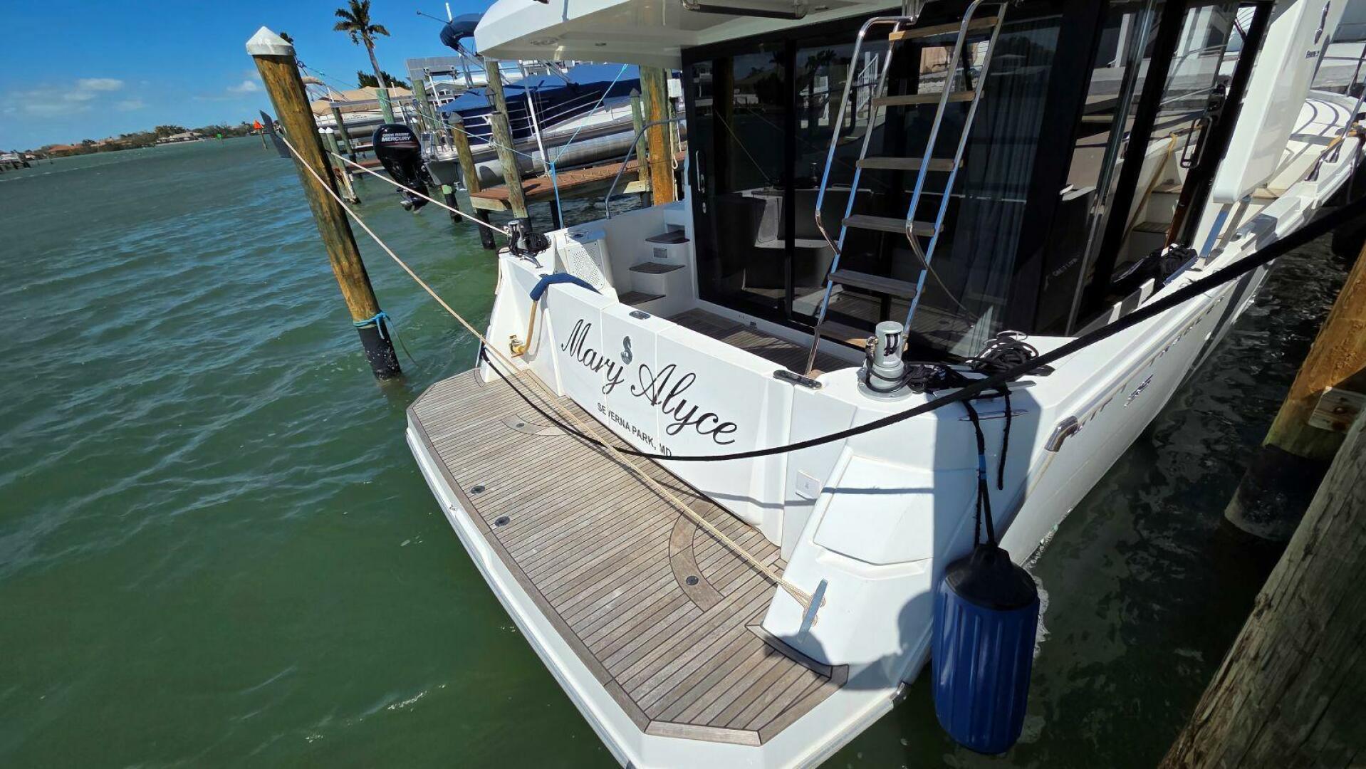 2019 Beneteau Swift Trawler 35 - Image 3