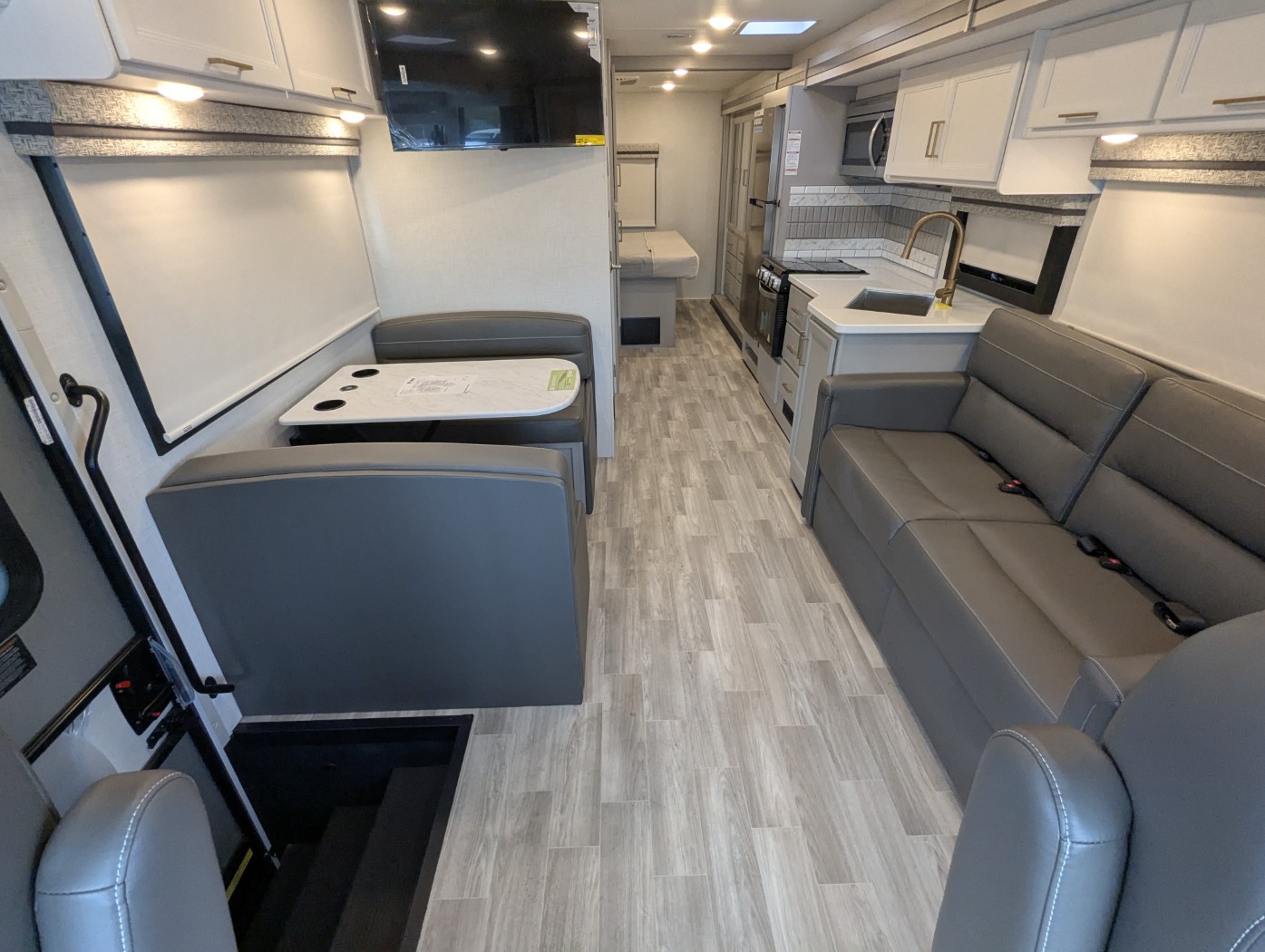 2026 Thor Motor Coach Windsport 29L - Image 15
