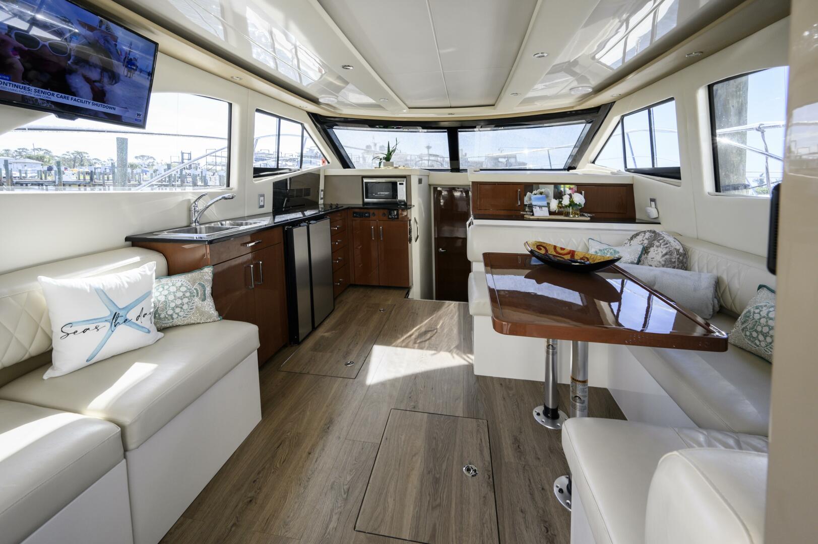 2017 Carver C40 - Image 19