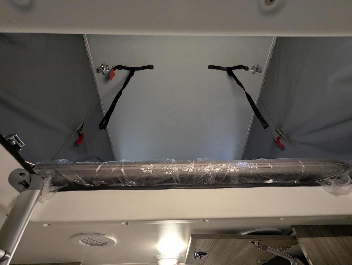 2027 Winnebago EKKO Sprinter 23B – Pop Top AWD - Image 25