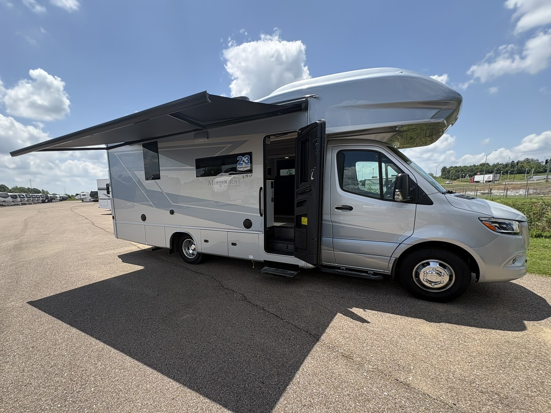 2027 JAYCO MELBOURNE PRESTIGE 25LP - Image 1