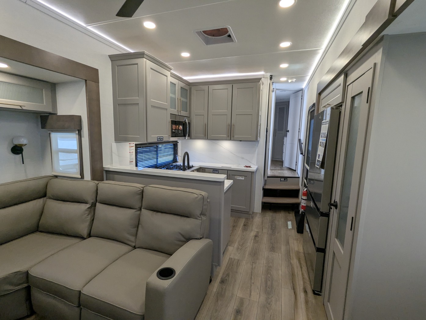 2026 Alliance RV Paradigm 395DS - Image 26