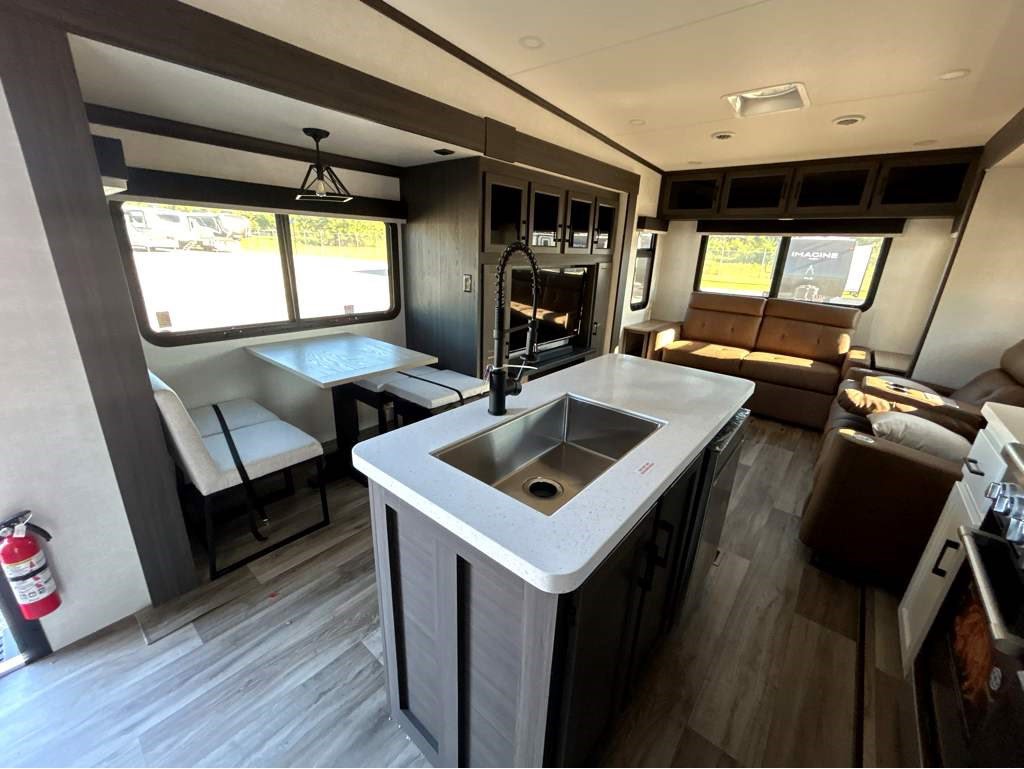 2026 VENTURE RV SPORTTREK 363VFR - Image 15