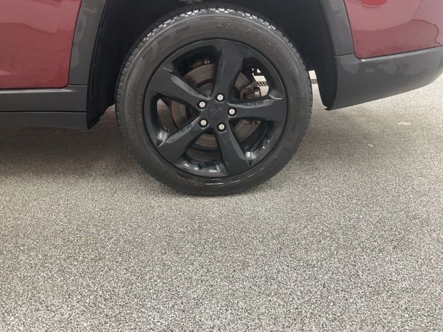 2023 Jeep Grand-Cherokee-L Laredo Altitude 4x4 - Image 9
