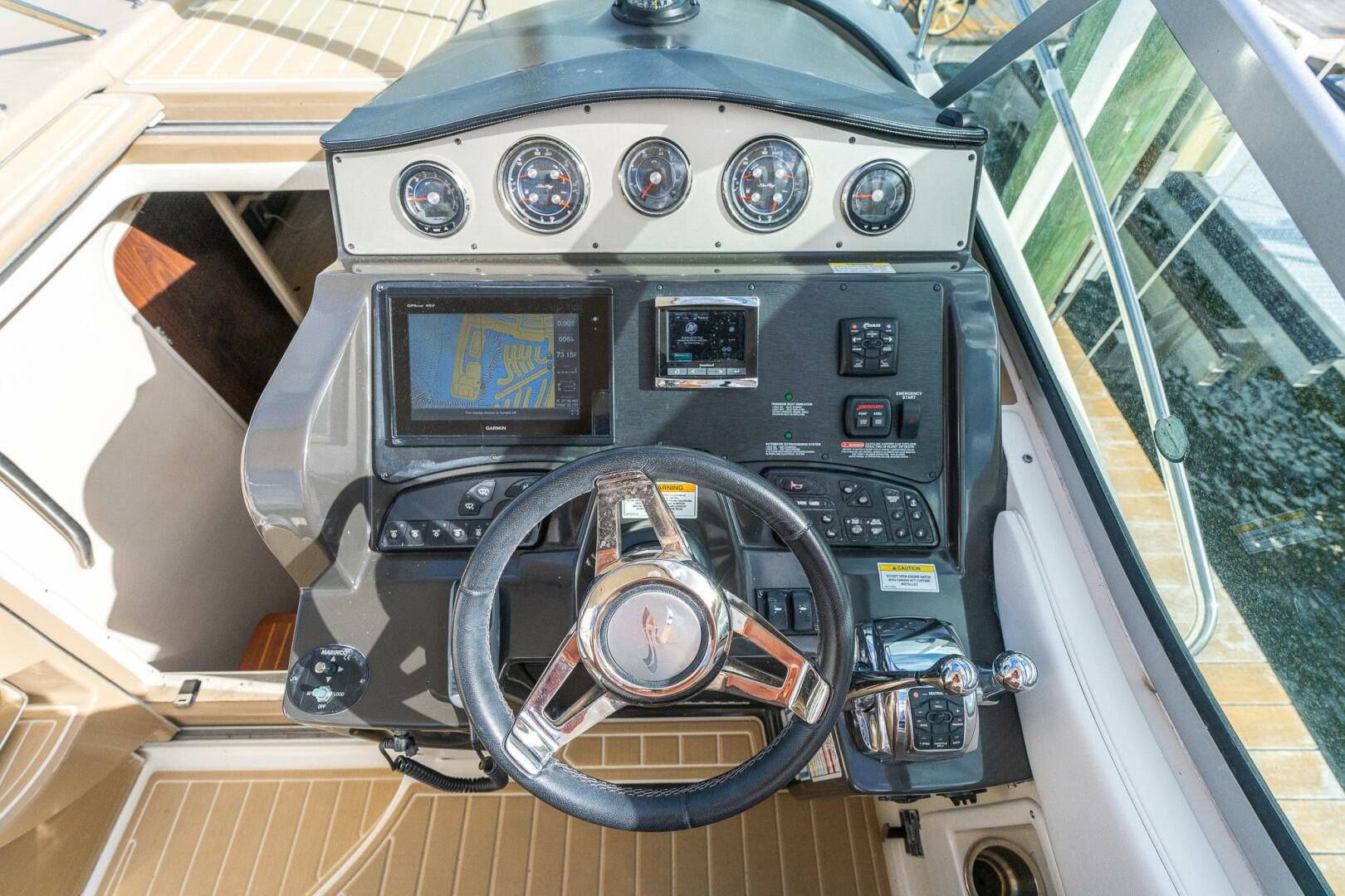 2016 Sea Ray 330 Sundancer - Image 39