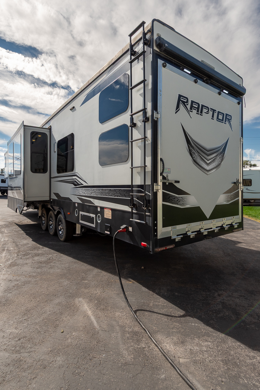 2017 Keystone Raptor 424TS - Image 15