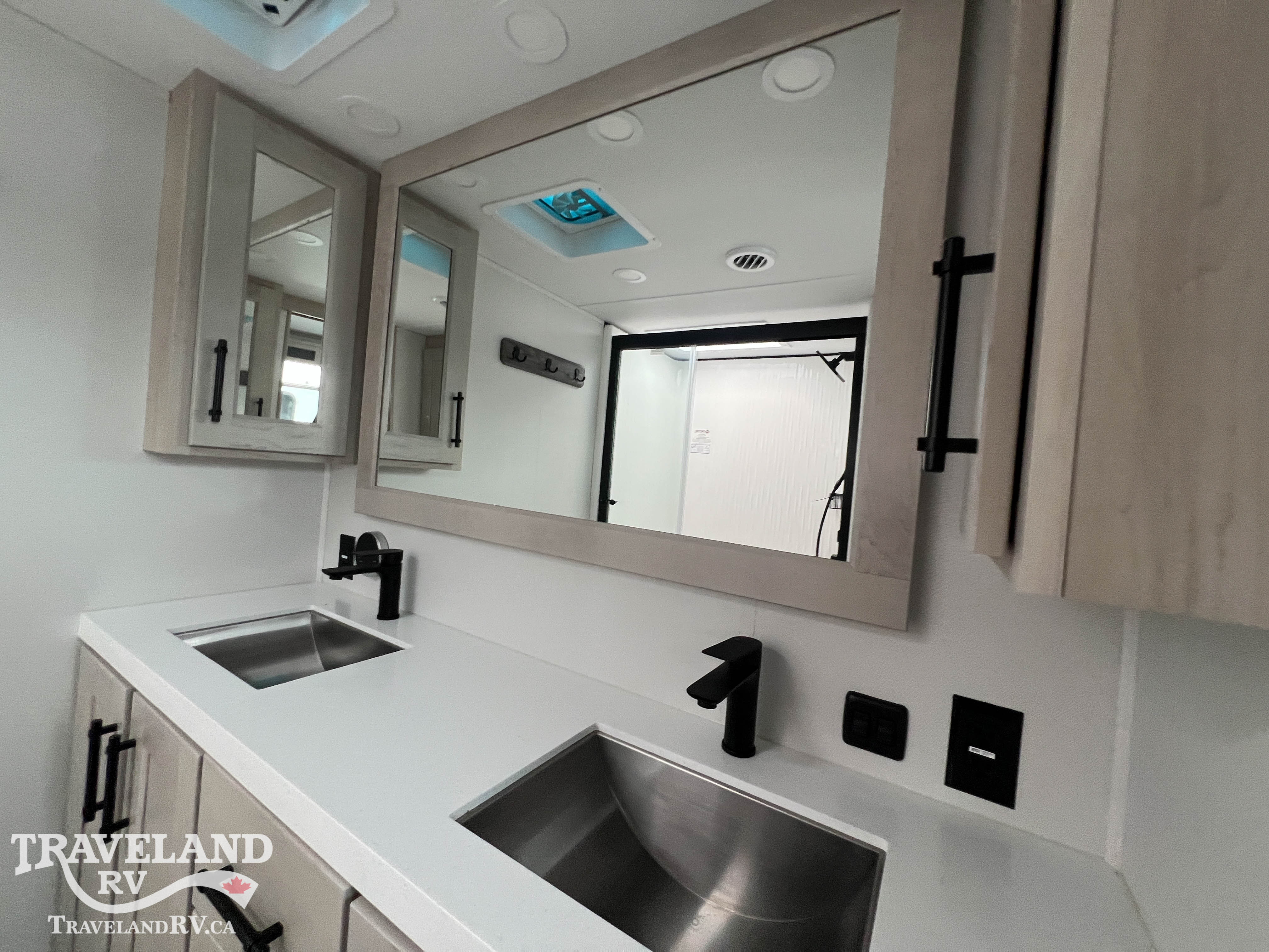 2025 Grand Design Solitude 390RK - Image 24