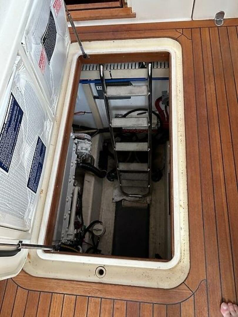 2004 Sabre 42 Express Hardback Base - Image 6