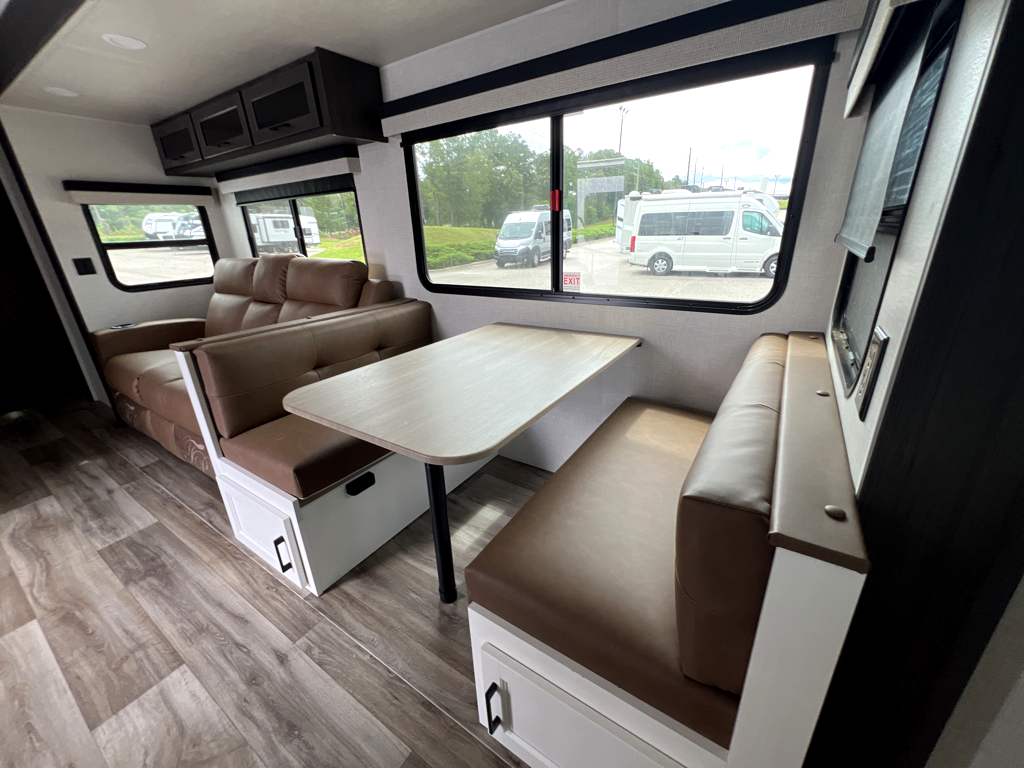 2026 VENTURE RV SPORTTREK 251VFK - Image 7