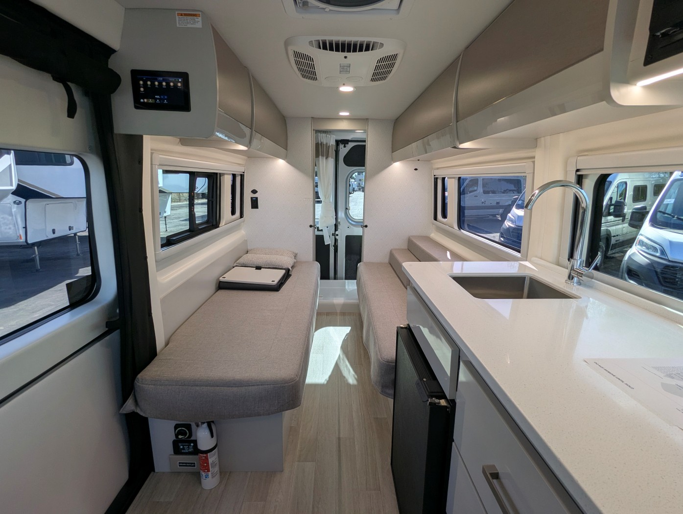 2027 Thor Motor Coach Tellaro 20L - Image 24