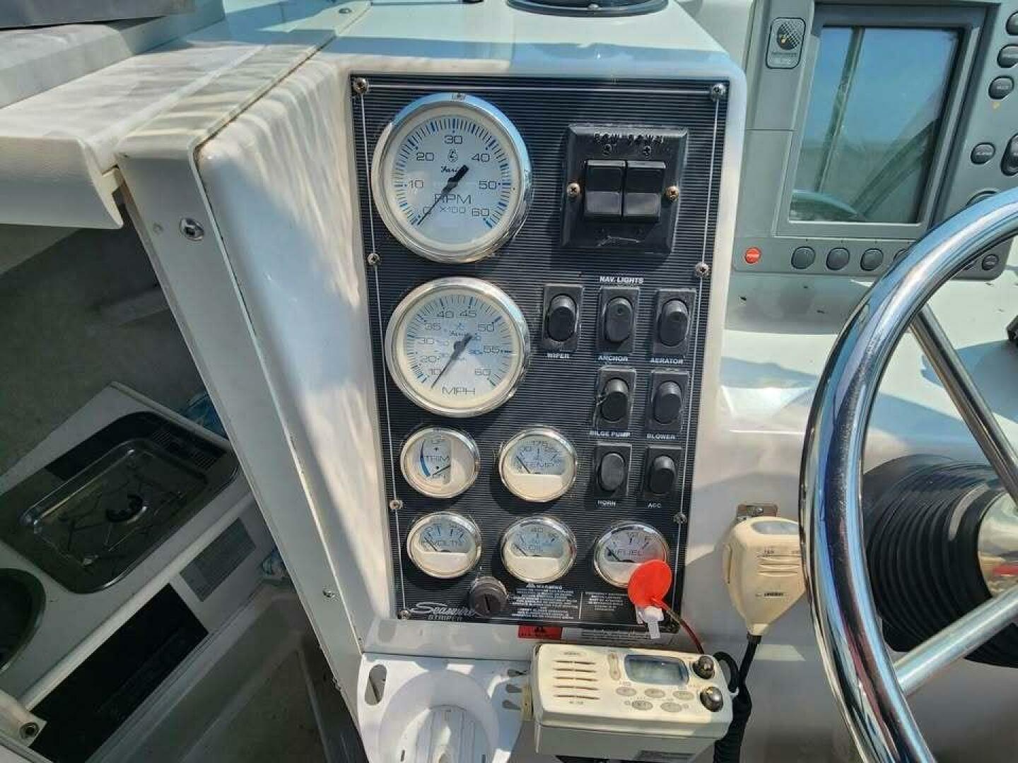 2000 Seaswirl Striper Striper 2600 WA - Image 12