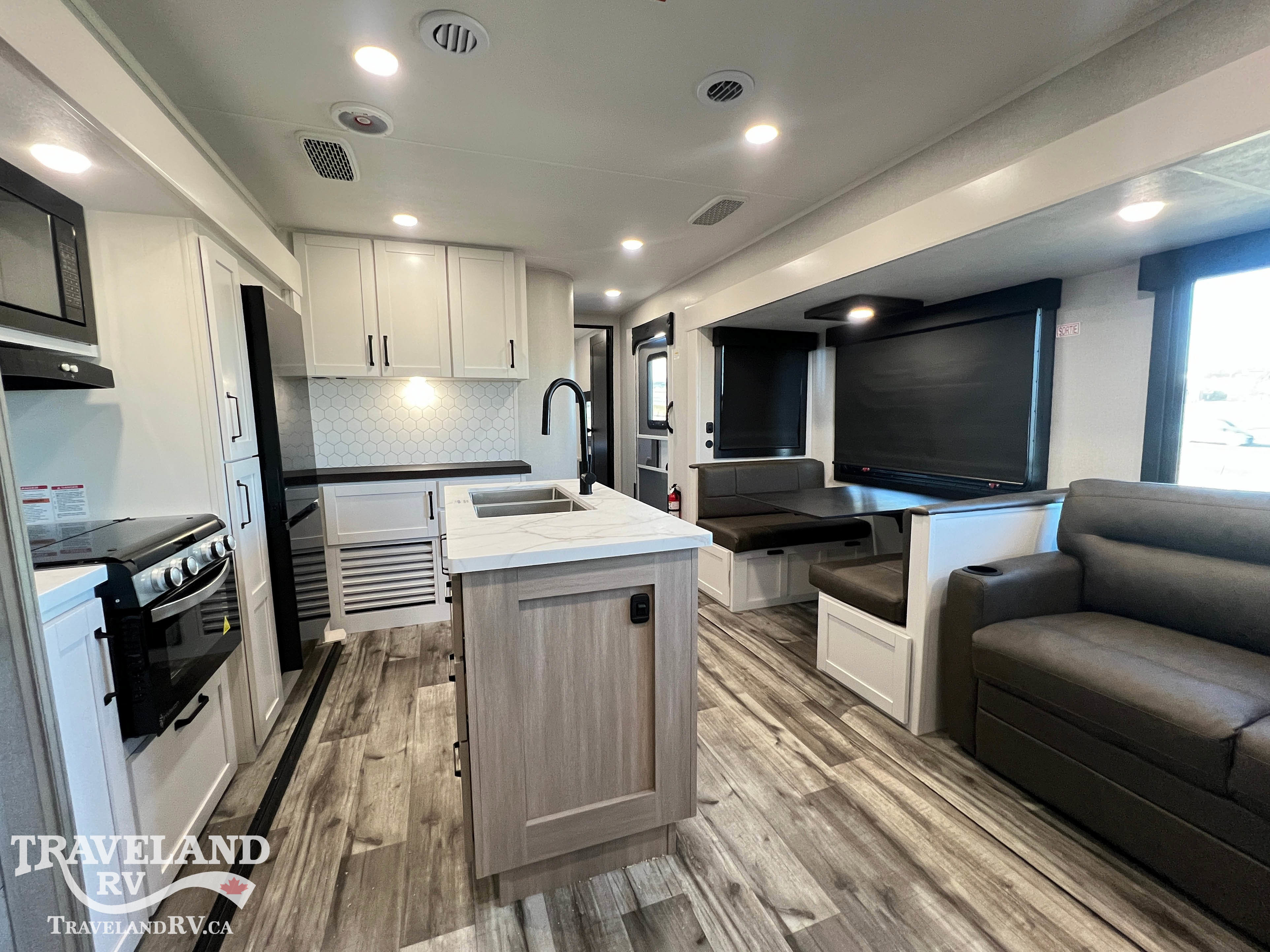 2026 Highland Ridge Roamer Light Duty 31TBTS - Image 4