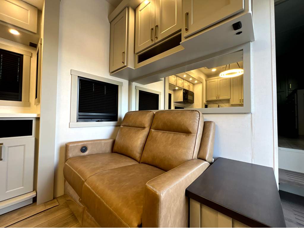 2026 BRINKLEY G 3520 - Image 7