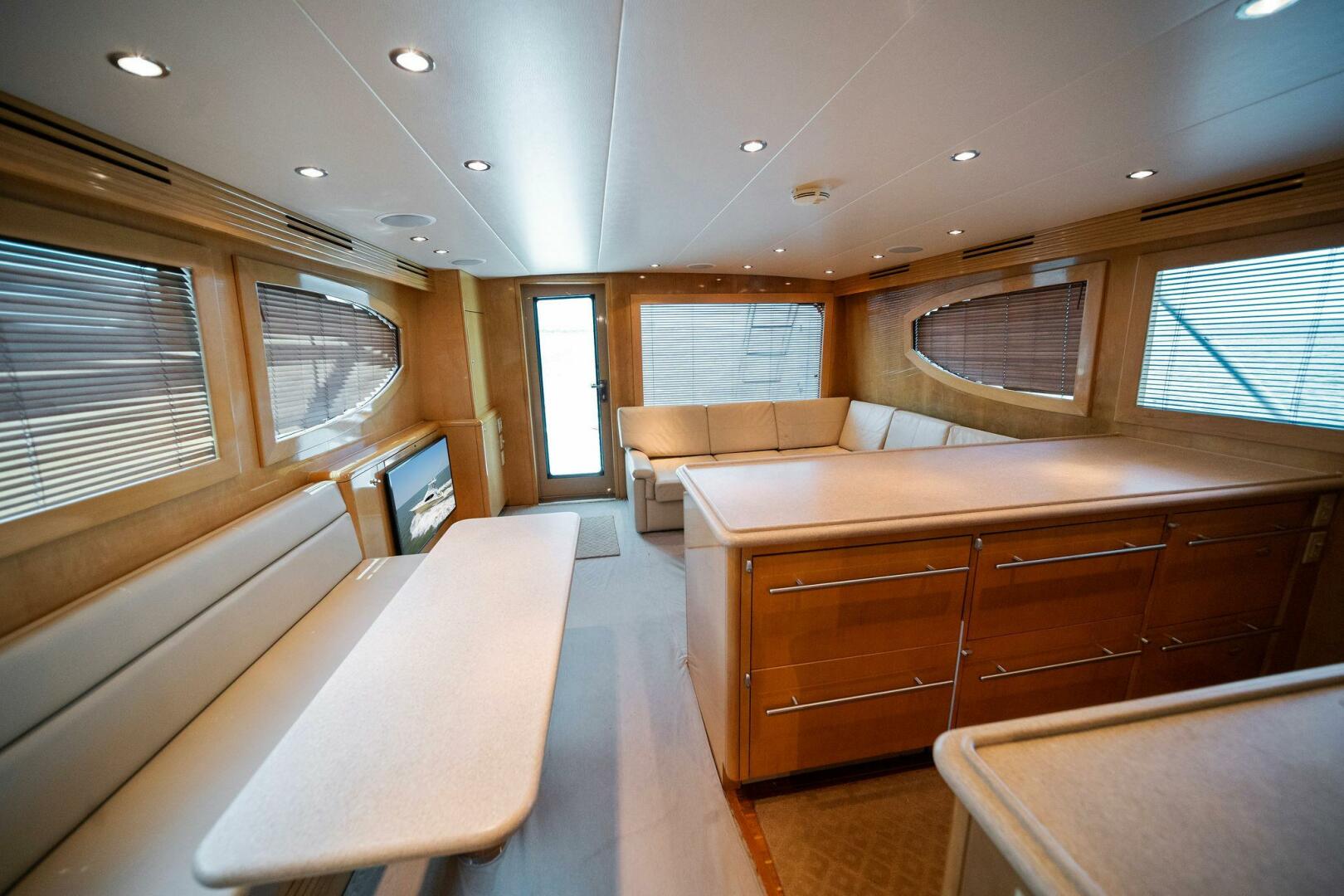 2003 Hatteras 54 Convertible - Image 7