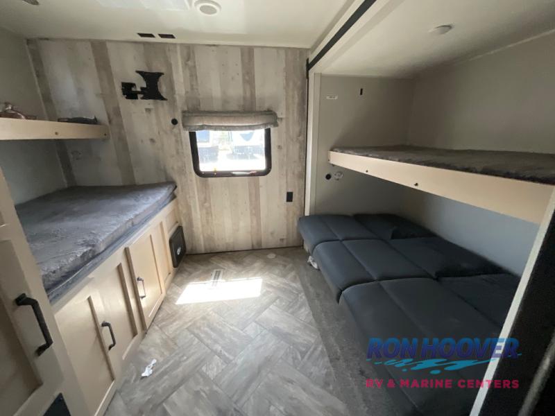 2023 Palomino Puma 32BHFS - Image 18