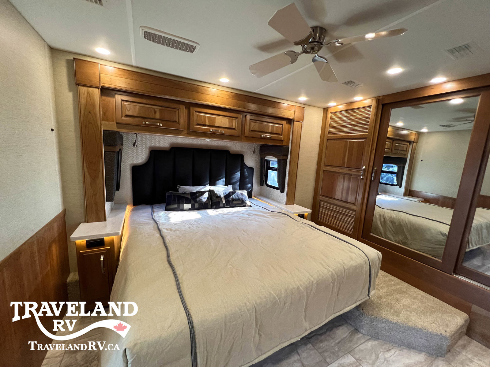 2019 Entegra Coach Insignia 37MB - Image 18