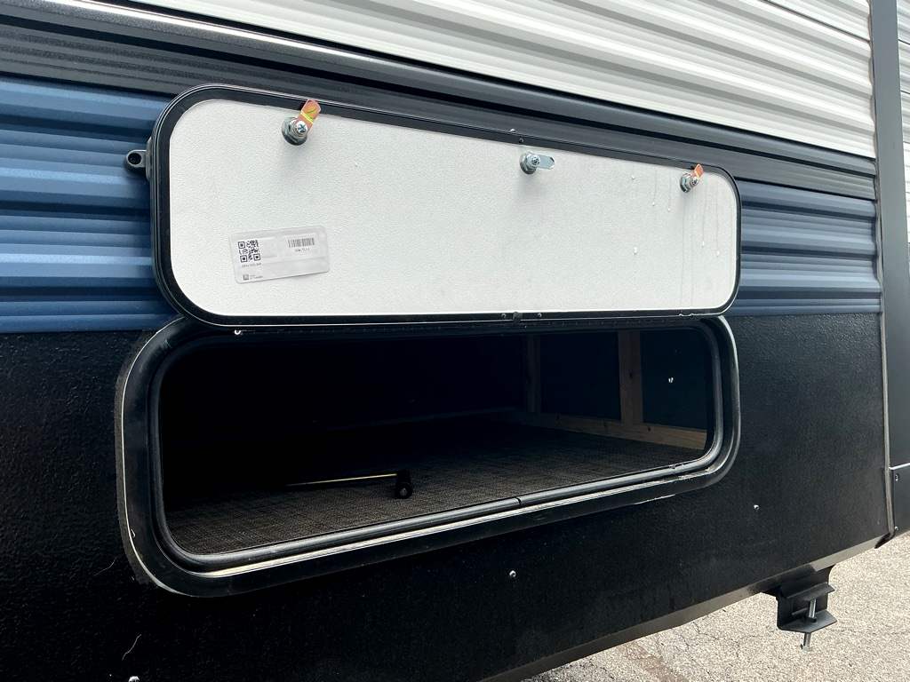2026 PALOMINO 421LFT - Image 25