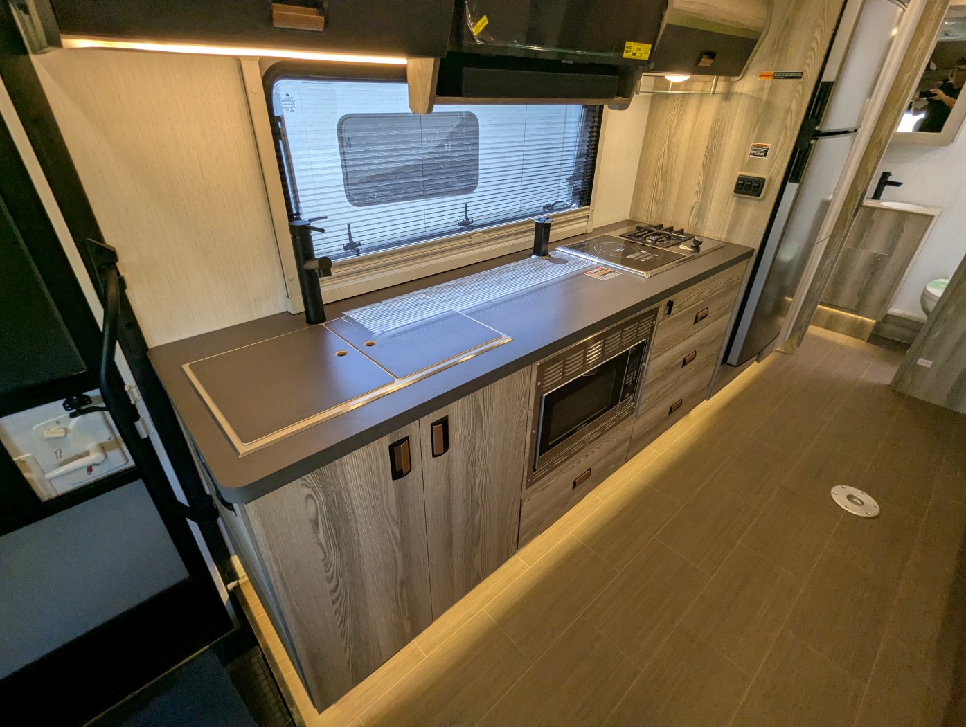 2027 Winnebago View 24D - Image 15