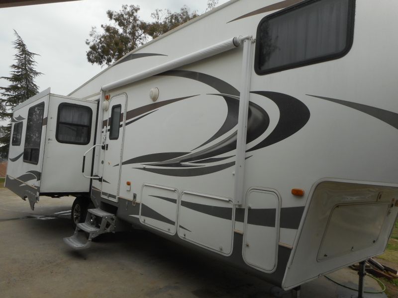 2012 Keystone Cougar 326MKS - Image 1