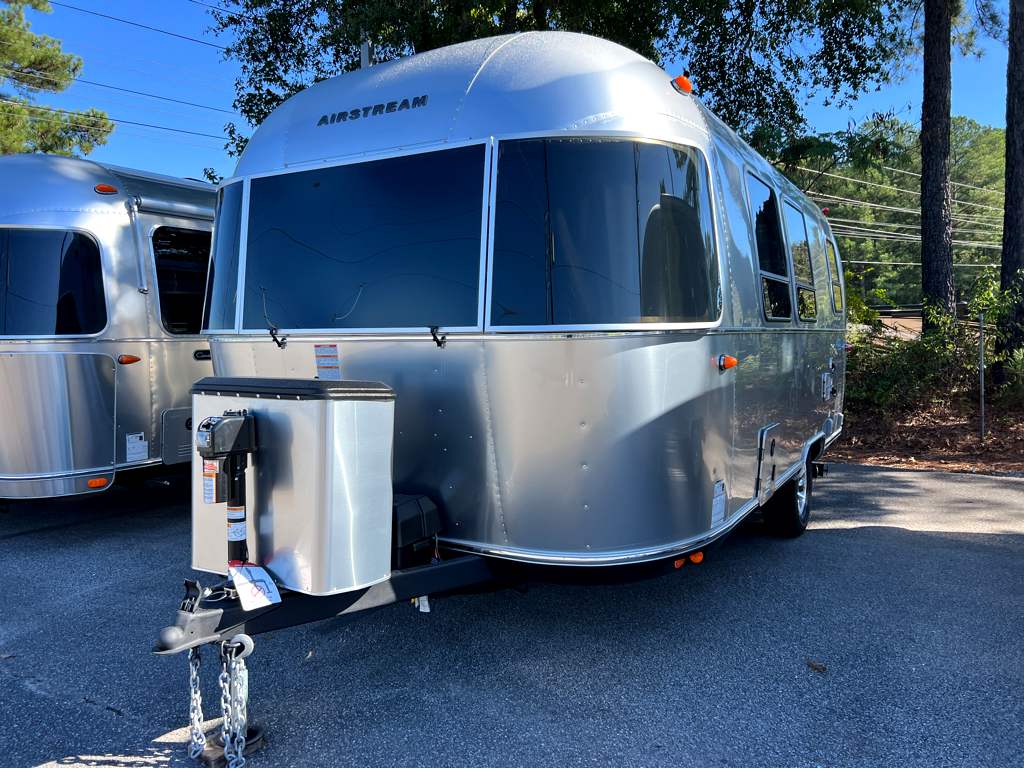 2027 AIRSTREAM BAMBI 20FB - Image 2