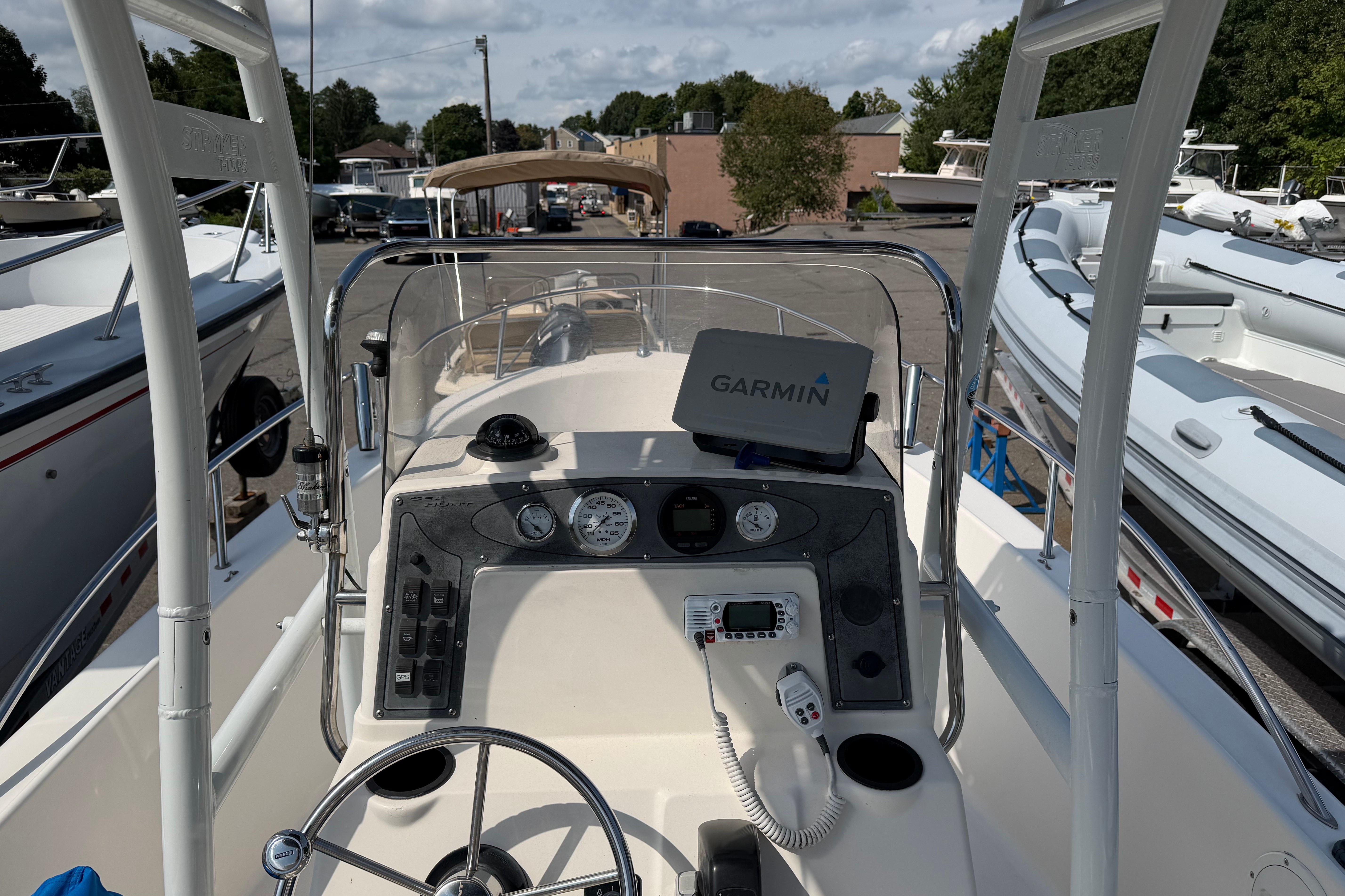 2005 Sea Hunt Triton 186 - Image 10