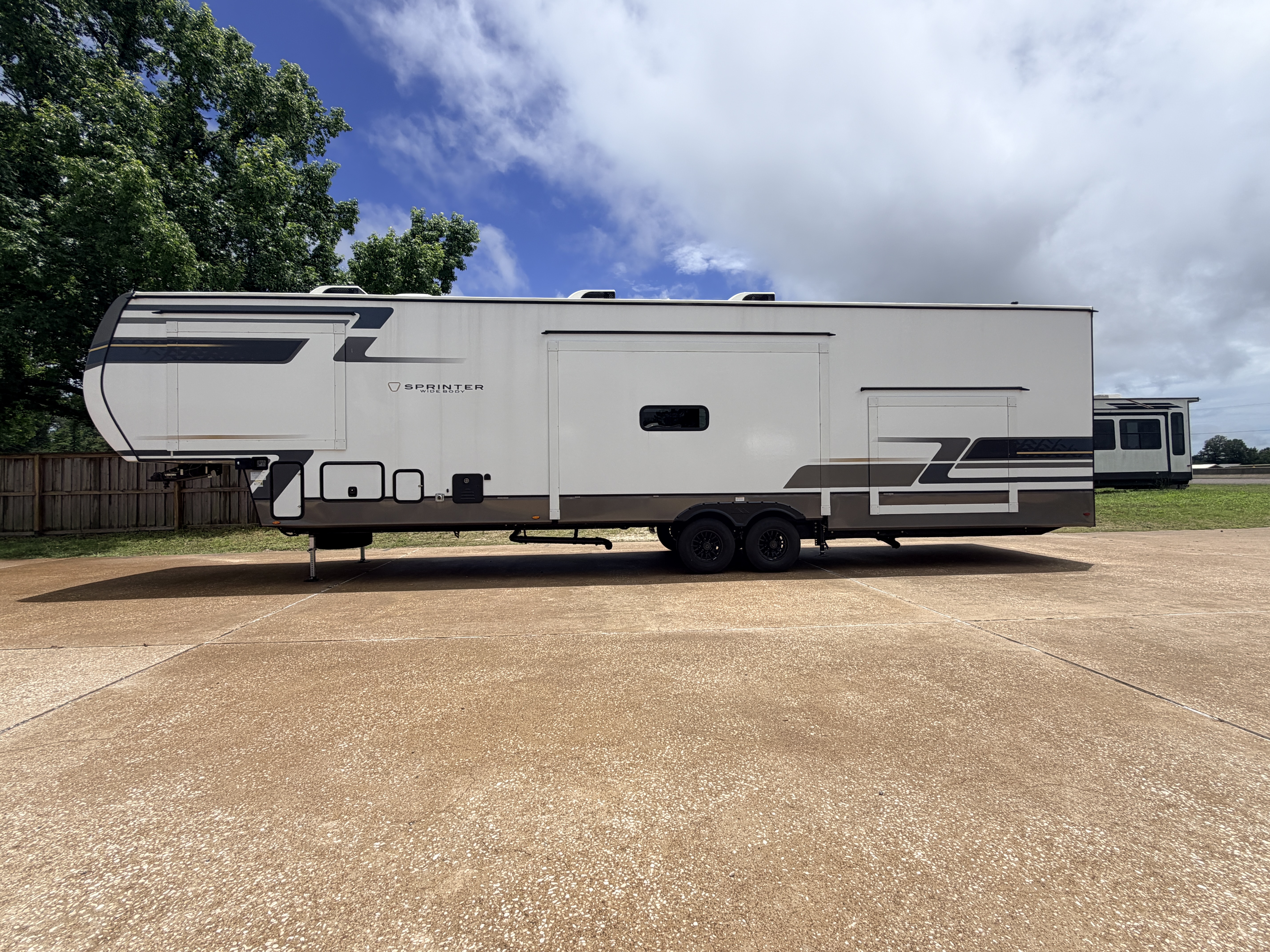 2026 Keystone Sprinter 3920DSL - Image 4