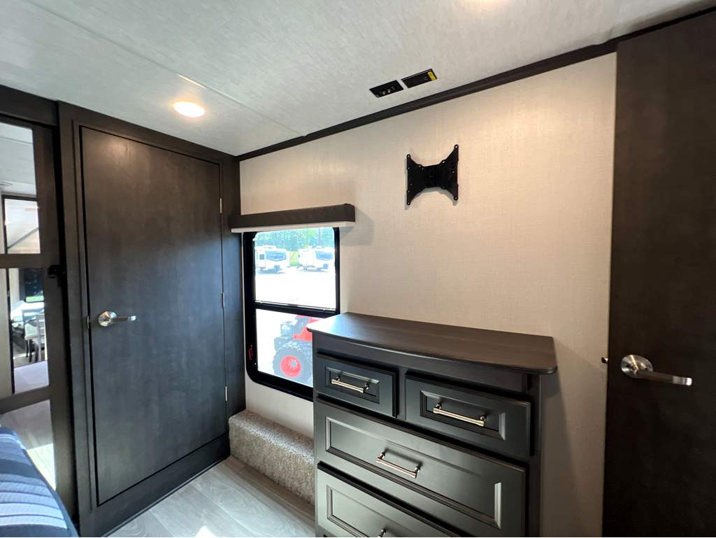 2024 KEYSTONE COUGAR 316RLS - Image 21